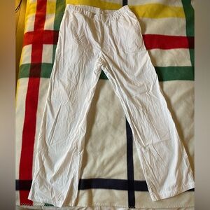 White aritzia pants size M